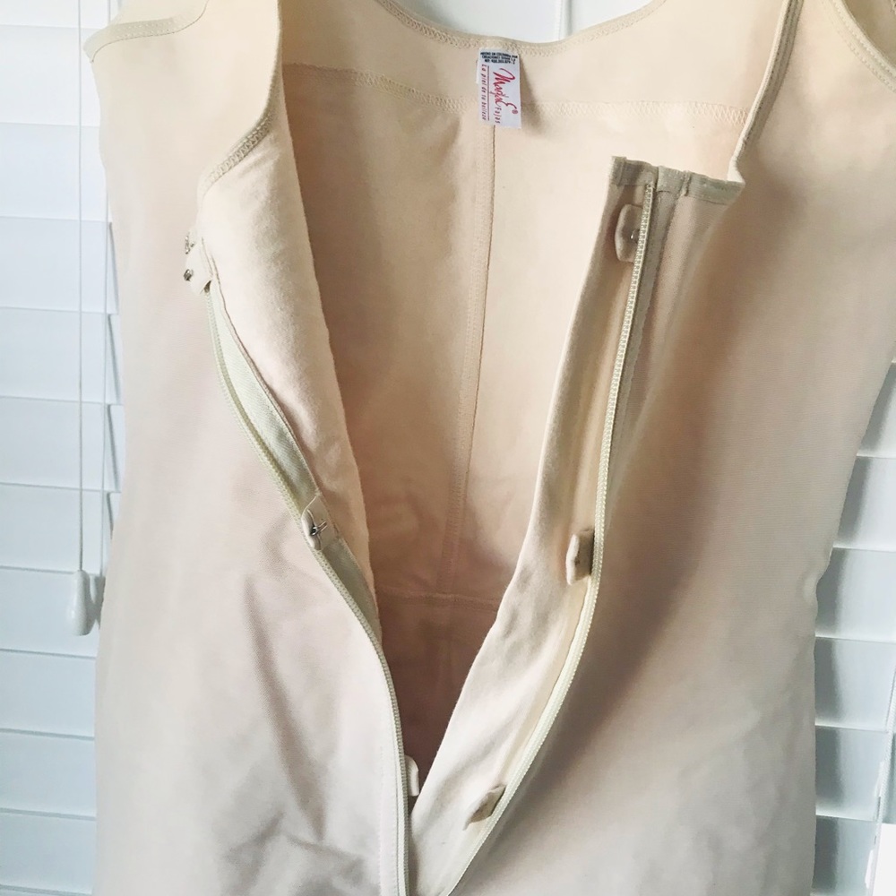 Shapewear - Picture 3 of 7